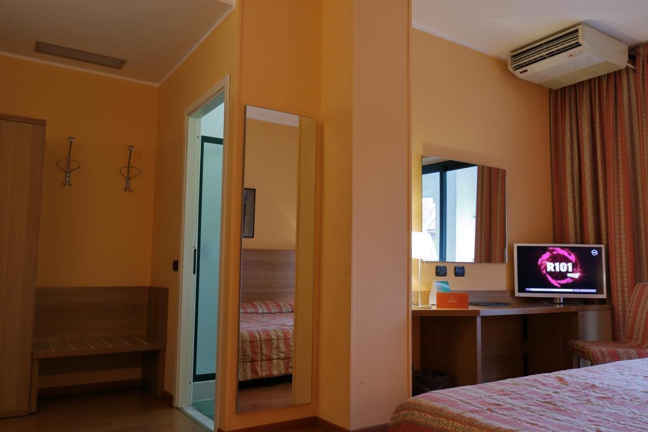 Hotel Romanisio Fossano Eksteriør bilde