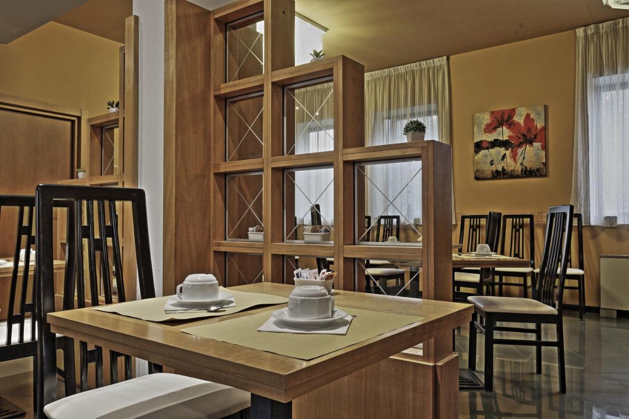 Hotel Romanisio Fossano Eksteriør bilde